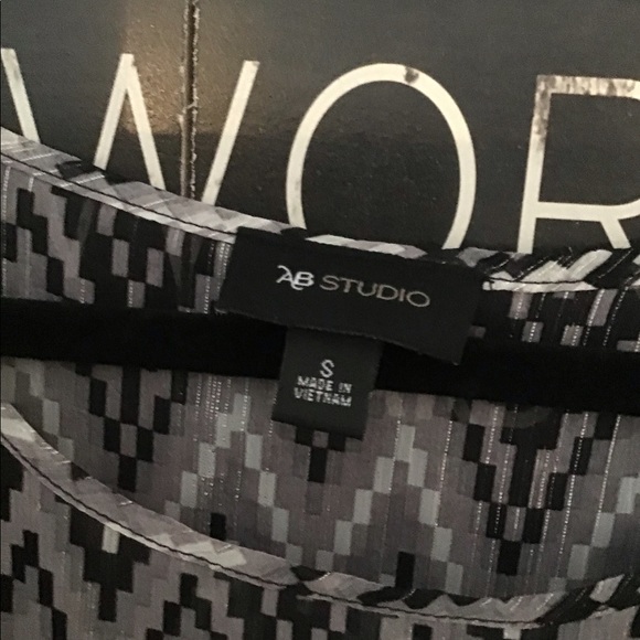 AB Studio Blouse - Picture 4 of 8